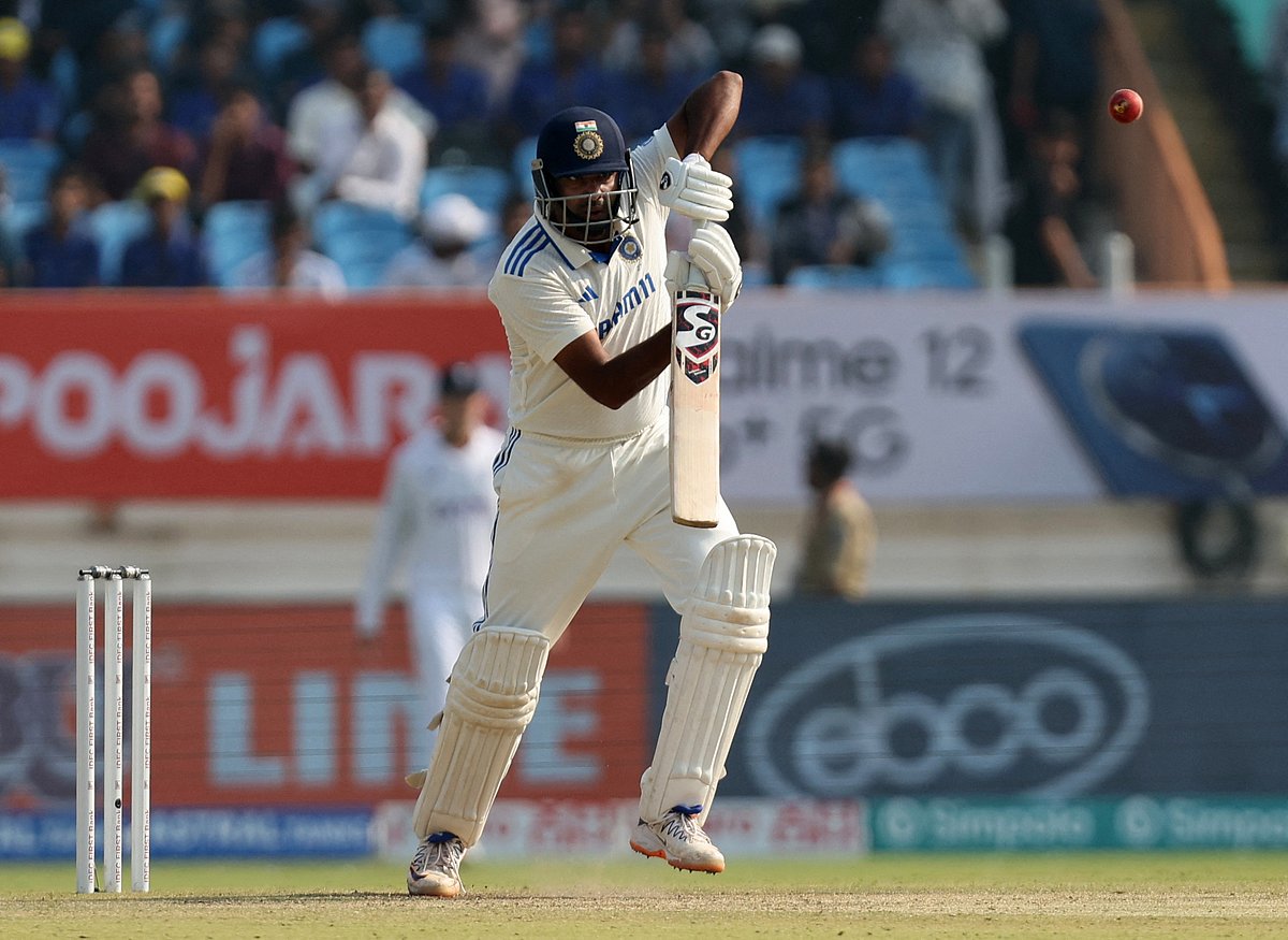 রবিচন্দ্রন অশ্বিন পিচের মাঝখান দিয়ে দৌড়ানোয় ভারতকে শাস্তি পেতে হয়েছে