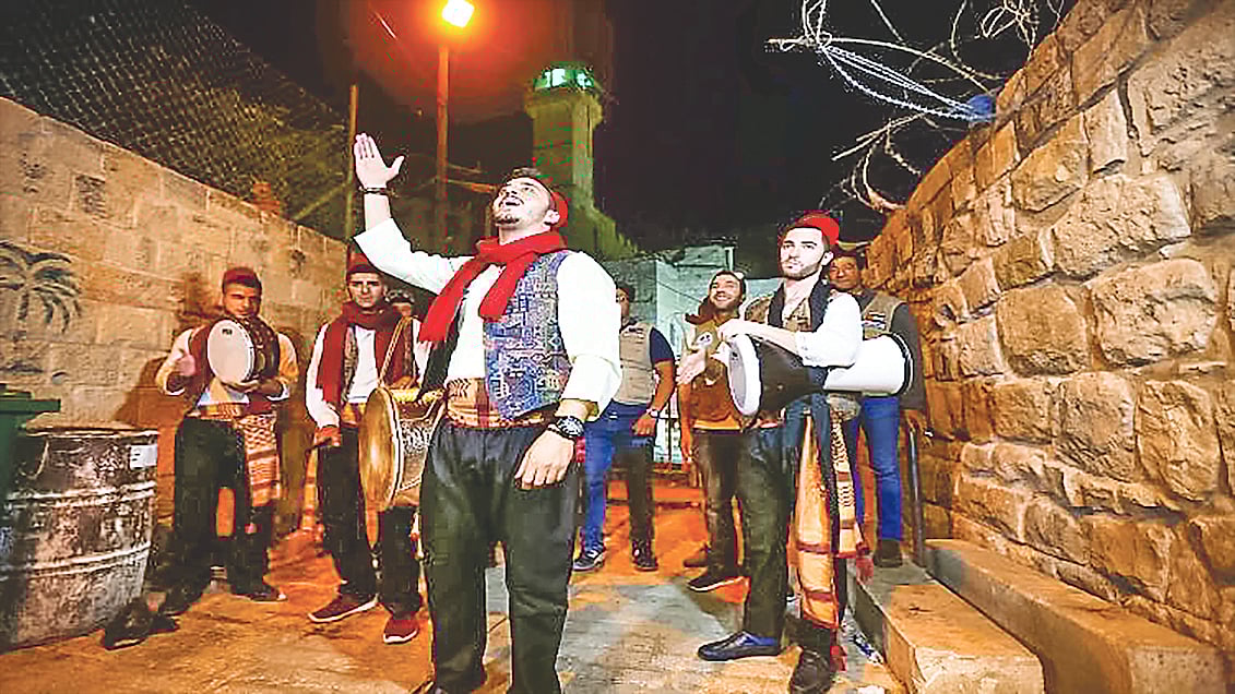 তুরস্কে সাহ্‌রির সময় গান গেয়ে, ঢোল পিটিয়ে মানুষের ঘুম ভাঙানো হচ্ছে