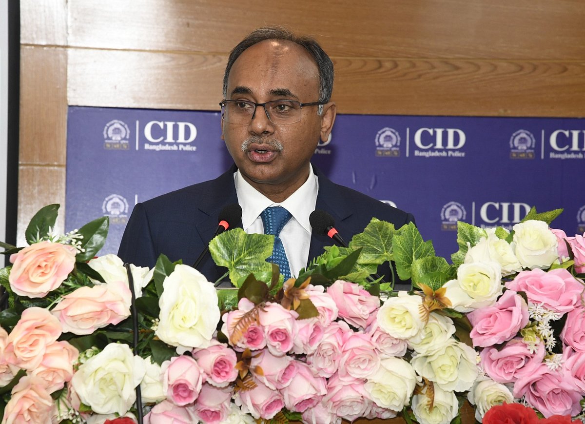 পুলিশের অপরাধ তদন্ত বিভাগের কর্মকর্তাদের এক প্রশিক্ষণ কর্মসূচির উদ্বোধনী অনুষ্ঠানে  বক্তব্য দেন বাংলাদেশ ব্যাংকের গভর্নর আব্দুর রউফ তালুকদার