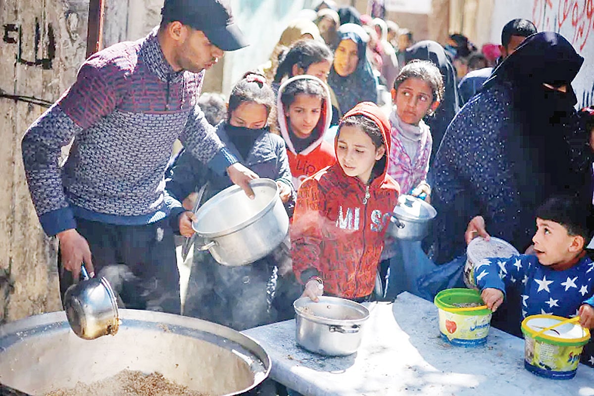 এবার গাজাবাসীকে অনাহার ও রোগে ভুগে নিঃশেষ করার চেষ্টা চলছে