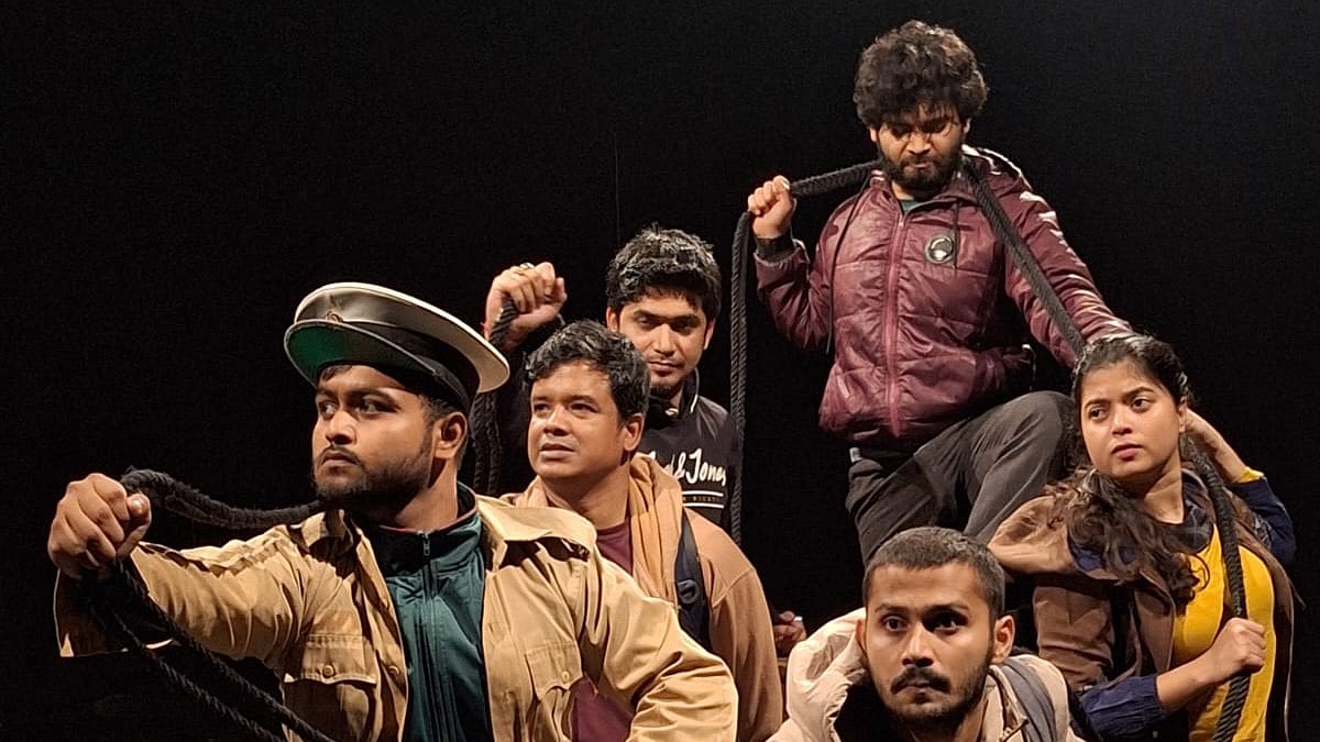 ৭ দিনব্যাপী এই প্রযোজনা গত ২৭ ফেব্রুয়ারি বিকেলে বিশ্ববিদ্যালয়ের নাটমণ্ডল মিলনায়তনে শুরু হয়েছে