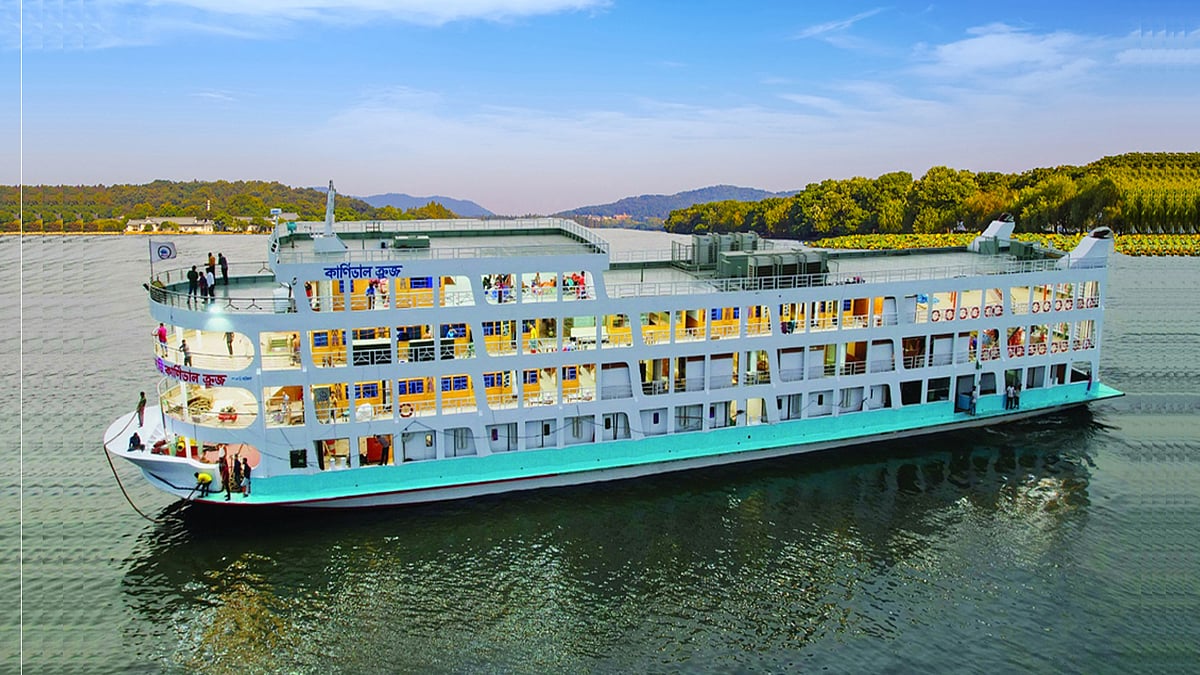 ঢাকা থেকে এ ঘাট–ও ঘাট ঘুরে এই লঞ্চই পৌঁছে যায় কলকাতায়