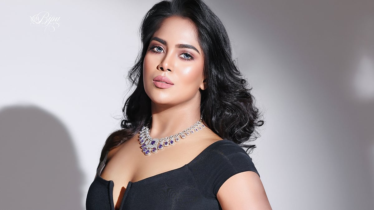 পূজা ক্রুজ