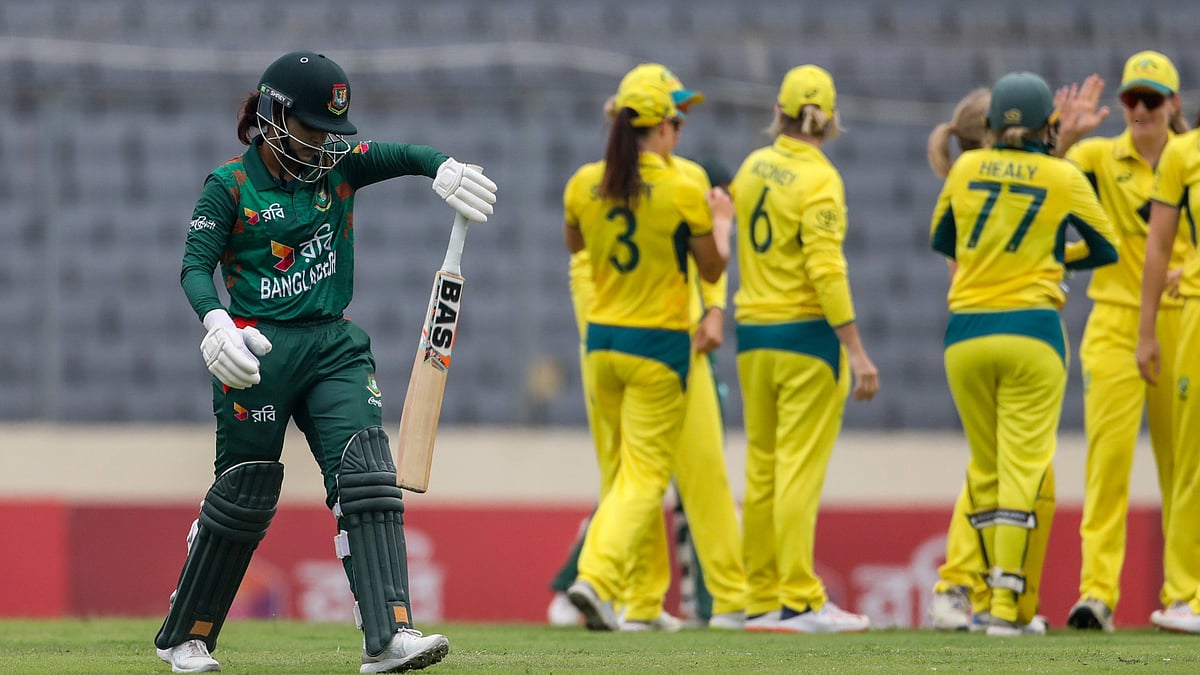 সিরিজের দ্বিতীয় ওয়ানডেতে অস্ট্রেলিয়ার বিপক্ষে ১০০ রানও করতে পারেনি বাংলাদেশ