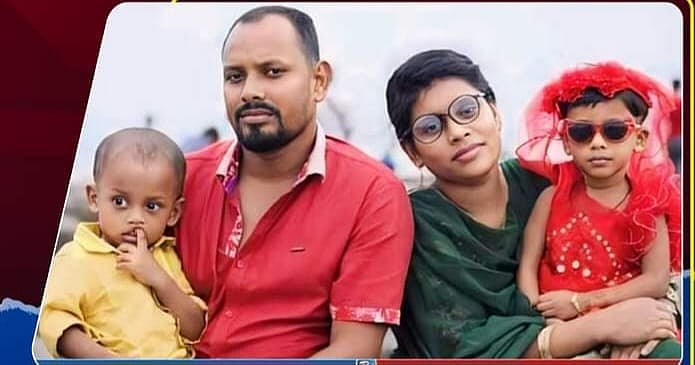 ভৈরবে বাল্কহেডের ধাক্কায় ডুবে যাওয়া পর্যটকবাহী নৌকায় ছিলেন ভৈরব হাইওয়ে থানার কনস্টেবল সোহেল রানাসহ তাঁর স্ত্রী ও দুই সন্তান। নৌকাডুবিতে তাদের সবাই মারা যাওয়ায় এই ছবি এখন শুধুই স্মৃতি