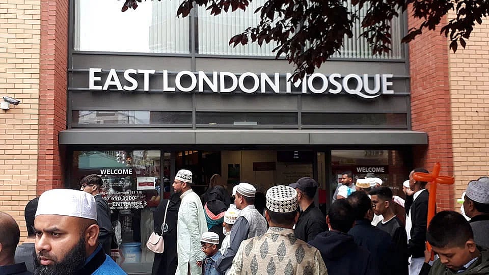 লন্ডনে ঈদের সময় বাংলাদেশিদের সবচেয়ে বেশি সমাগম হয় ইস্ট লন্ডন মসজিদে