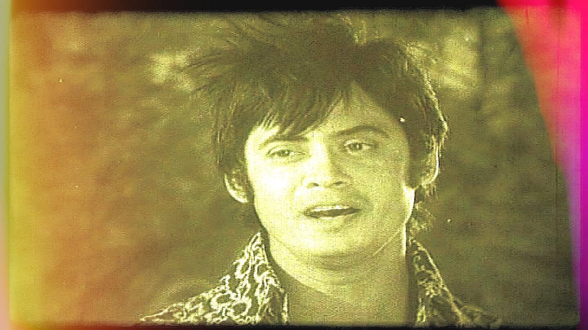 ১৯৬৪ সালে তিনি বডিবিল্ডিংয়ের জন্য ‘মিস্টার ইস্ট পাকিস্তান’ খেতাব অর্জন করেন অভিনেতা ওয়াসিম