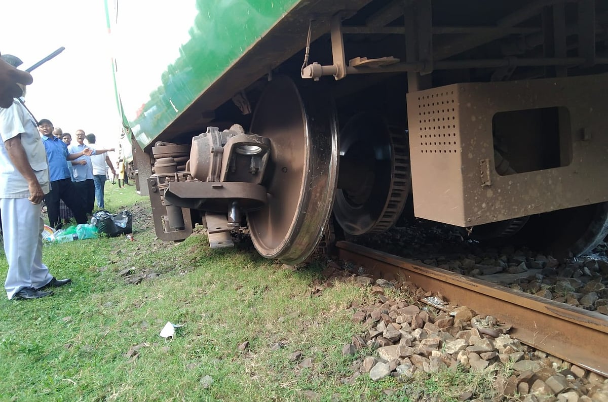 ট্রেন লাইনচ্যুত
