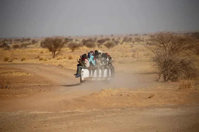 ভূমধ্যসাগর হয়ে ইউরোপে যাওয়ার জন্য আফ্রিকার সাব সাহারা অঞ্চলের অভিবাসনপ্রত্যাশীরা লিবিয়াকে ব্যবহার করে থাকেন
