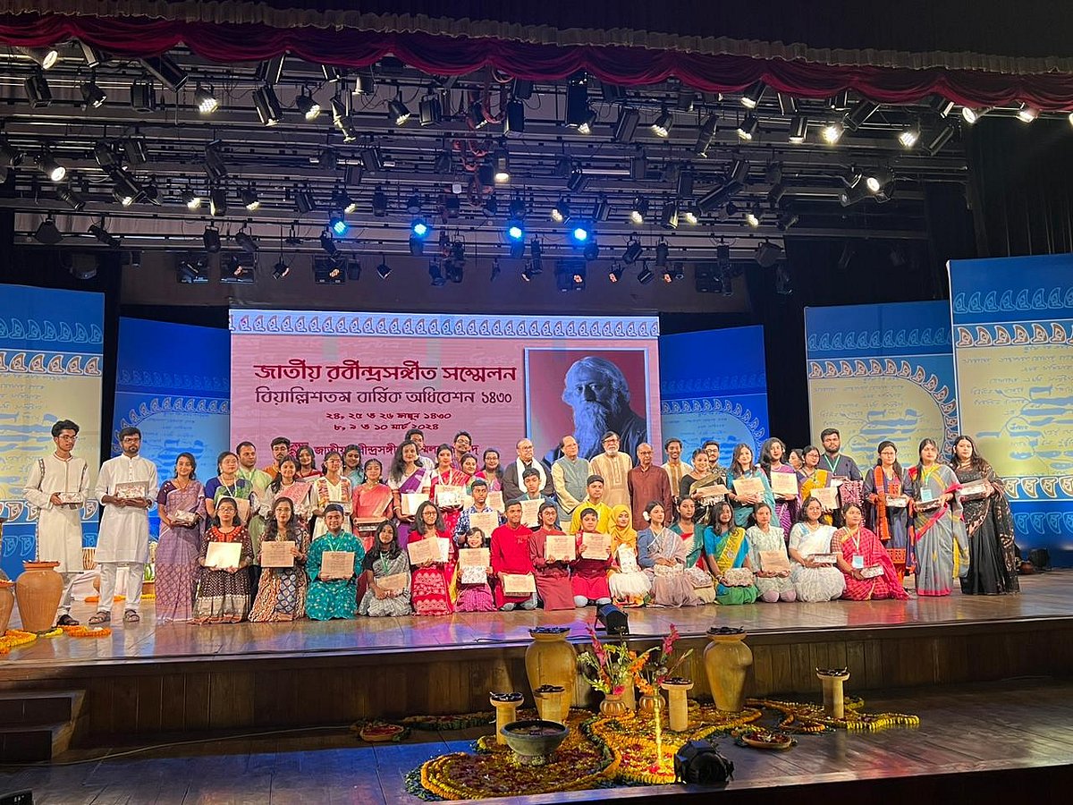 জাতীয় রবীন্দ্রসঙ্গীত সম্মিলন পরিষদের ৪২তম বার্ষিক অধিবেশনের শেষ দিন ছিল রোববার