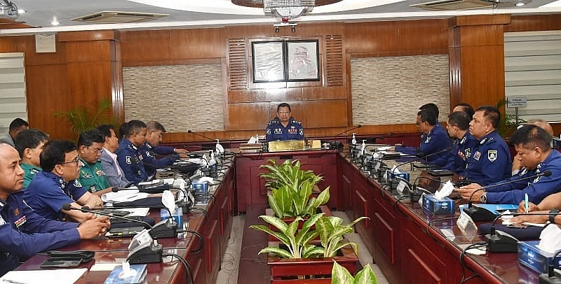 পবিত্র রমজান ও আসন্ন ঈদুল ফিতর উপলক্ষে সার্বিক আইনশৃঙ্খলা, নিরাপত্তা ও ট্রাফিক ব্যবস্থাপনা–সংক্রান্ত সভায় সভাপতিত্ব করেন আইজিপি চৌধুরী আবদুল্লাহ আল-মামুন