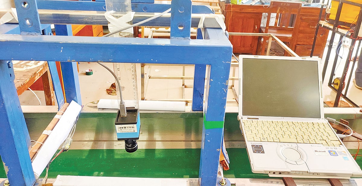 বাংলাদেশ কৃষি বিশ্ববিদ্যালয়ের উদ্ভাবন করা স্বয়ংক্রিয় আলু বাছাইকরণ যন্ত্র