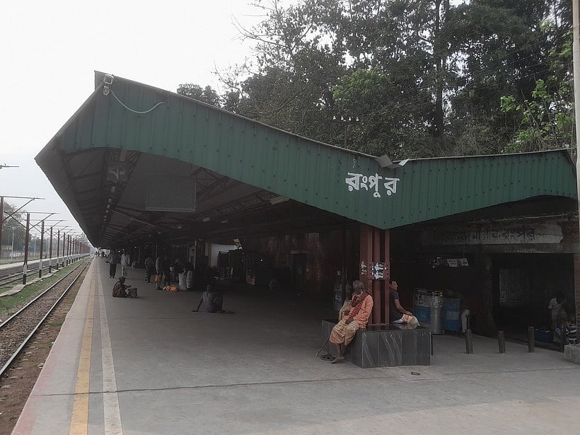 ঈদে রংপুরের যাত্রীদের জন্য বিশেষ ট্রেন বরাদ্দ করা হয়নি। গতকাল রংপুর রেলস্টেশনে