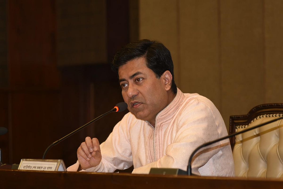 ঢাকা দক্ষিণ সিটি করপোরেশনের প্রধান কার্যালয় নগর ভবনের মেয়র হানিফ মিলনায়তনে আজ মঙ্গলবার দুপুরে করপোরেশনের দ্বিতীয় পরিষদের ২৪তম সভায় মেয়র শেখ ফজলে নূর তাপস