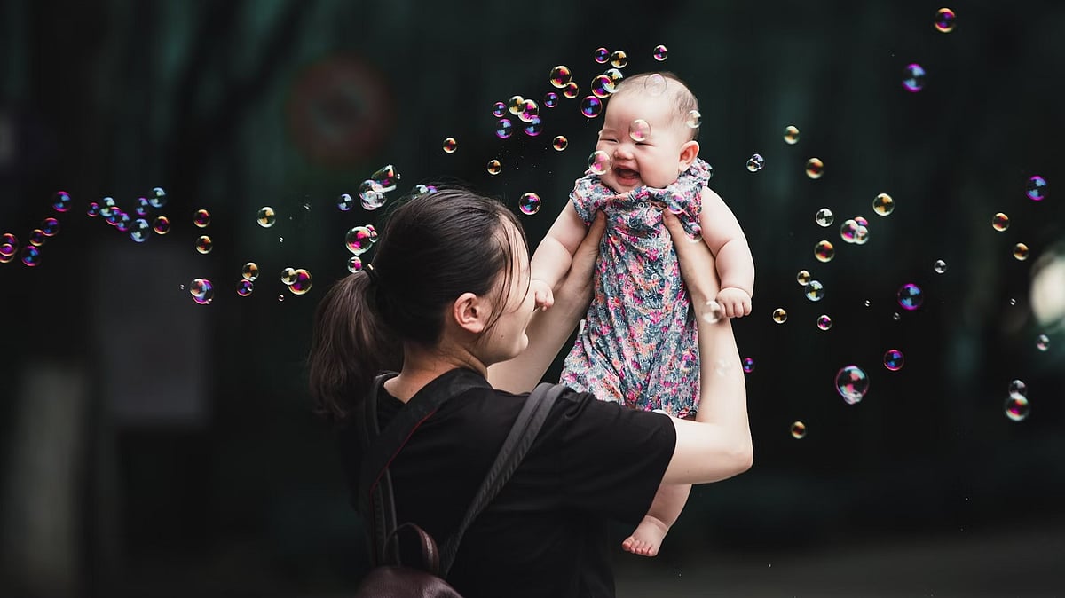 সন্তানের বয়স ১৭ বছর হওয়ার আগেই একজন চীনা অভিভাবককে গড়ে ৭৪ হাজার ৮০০ ডলার বা প্রায় ৮২ লাখ টাকা খরচ করতে হয়