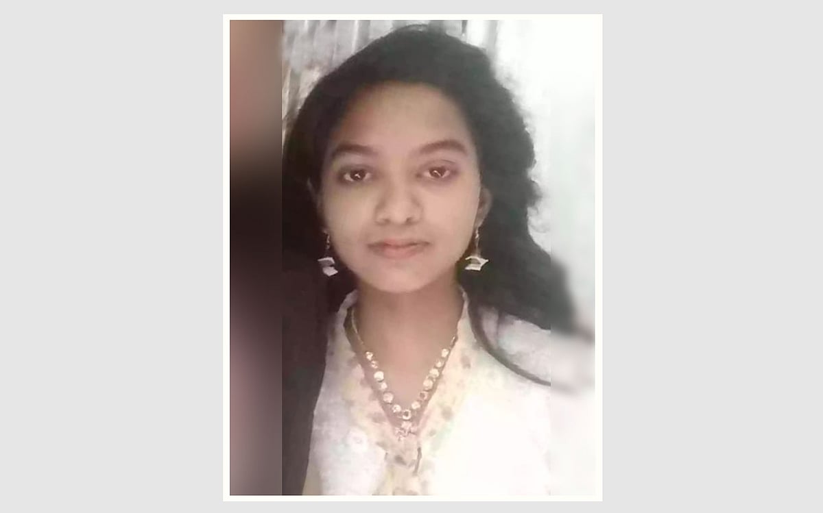 মর্জিনা আক্তার নামের এই কিশোরী মিরপুর–১৪ নম্বরের একটি ১৪ তলা ভবনের ছাদ থেকে পড়ে মারা গেছে