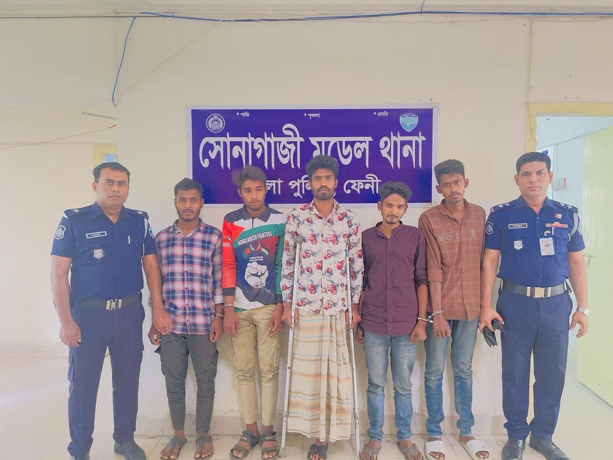 চট্টগ্রাম থেকে পিকআপ চুরি করে সোনাগাজীতে এনে ২১ টুকরা করে বিক্রির চেষ্টার অভিযোগে গ্রেপ্তার ওয়ার্কশপের মালিকসহ পাঁচজন। আজ দুপুরে থানায়