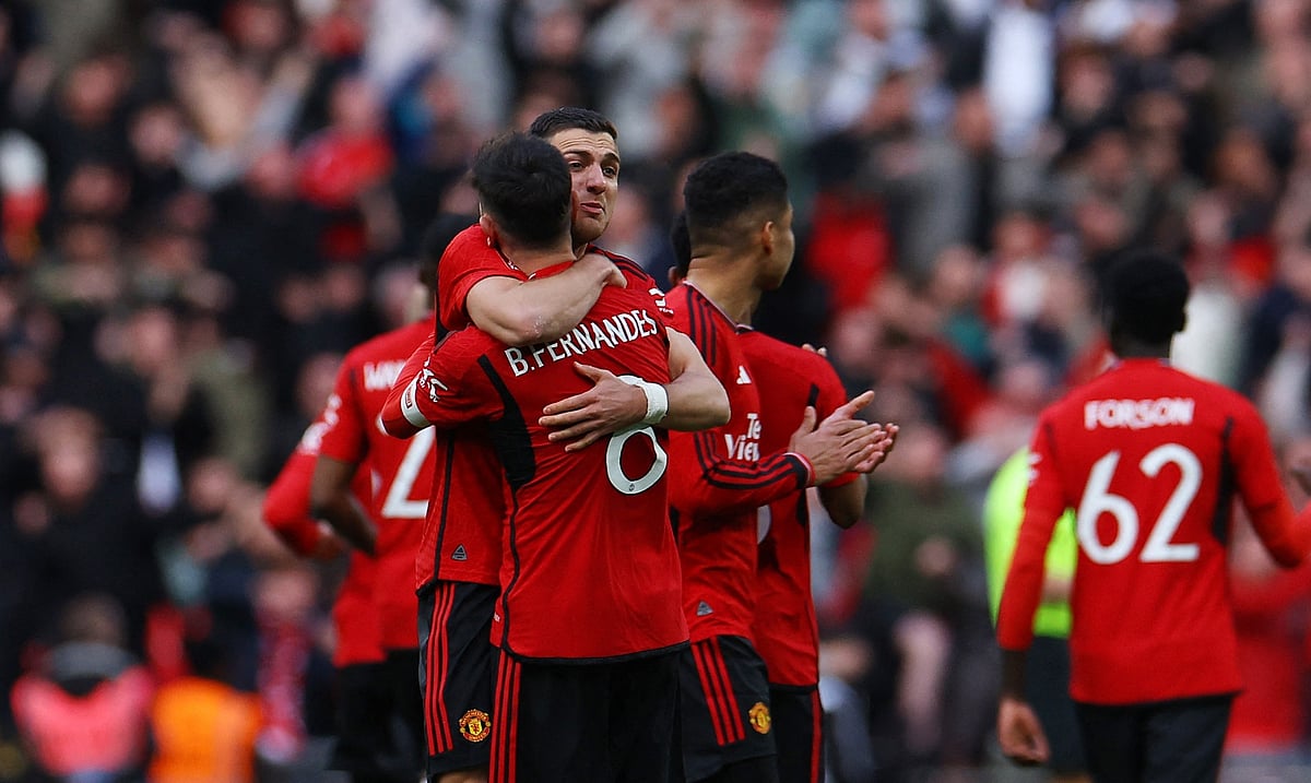 টাইব্রেকারে জিতে এফএ কাপের ফাইনালে ওঠার পর ম্যানচেস্টার ইউনাইটেড খেলোয়াড়দের উদ্‌যাপন