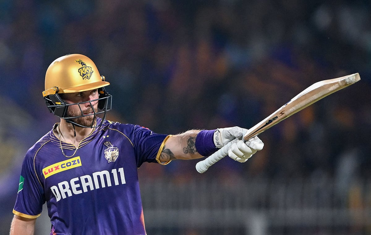 ৪৭ বলে ৮৯ রানের অপরাজিত ইনিংস খেলেছেন ফিল সল্ট