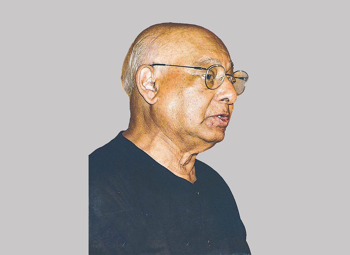 রণজিৎ গুহ (২৩ মে ১৯২৩—২৯ এপ্রিল ২০২৩)