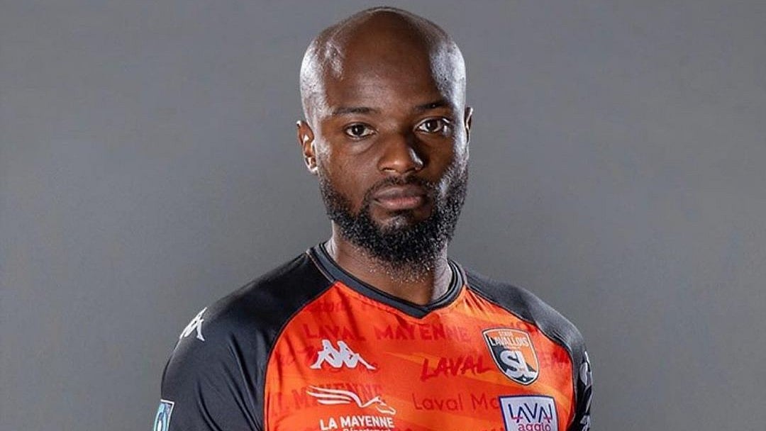 ফ্রান্সের সদ্য সাবেক ফুটবলার ফ্রাঁসোয়া জাভিয়ের ফুমু তামুজো