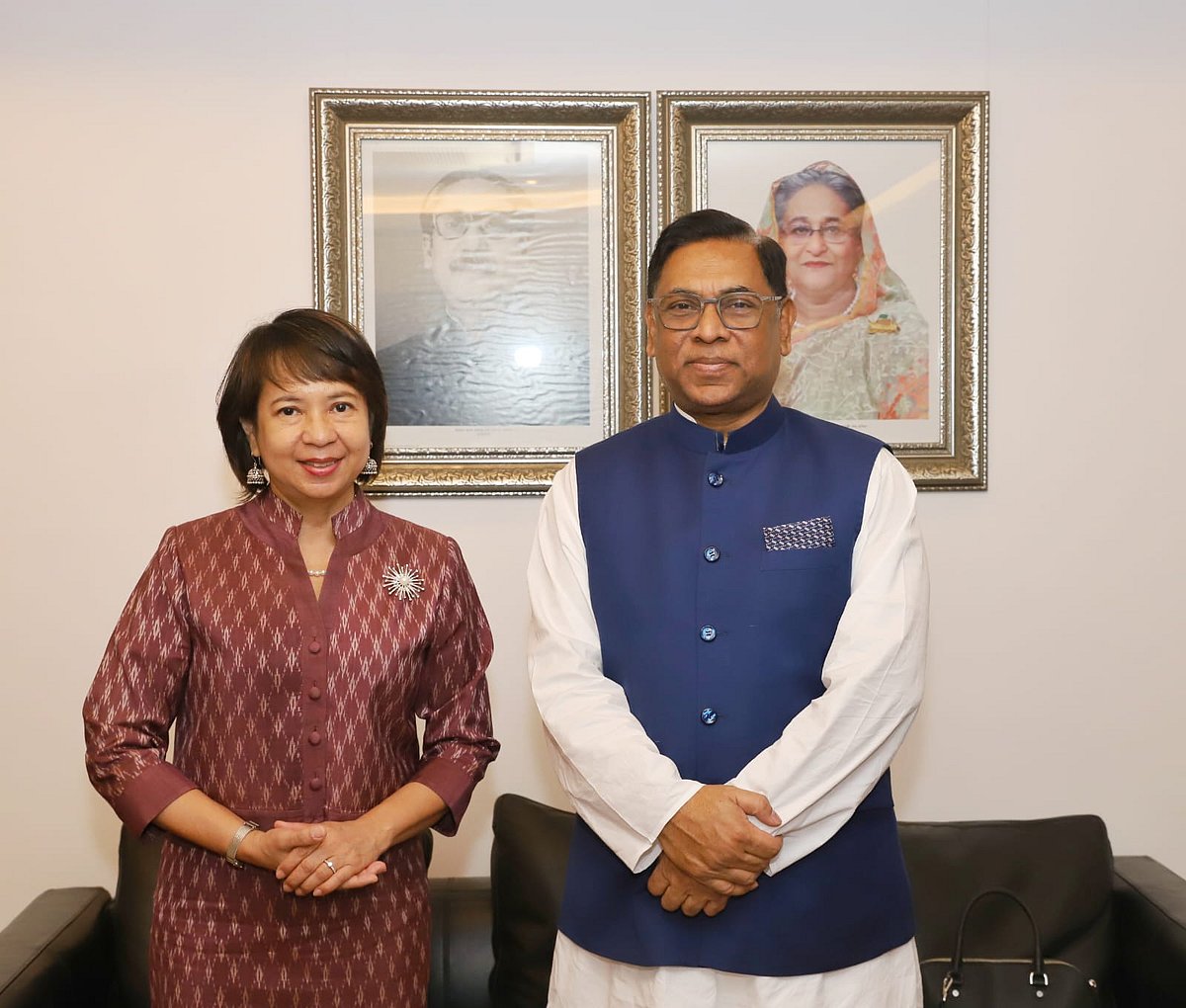 বিদ্যুৎ, জ্বালানি ও খনিজ সম্পদ প্রতিমন্ত্রী নসরুল হামিদের সঙ্গে আজ সচিবালয়ে সাক্ষাৎ করেন বাংলাদেশে নিযুক্ত থাইল্যান্ডের রাষ্ট্রদূত মাকাওয়াদি সামিটম