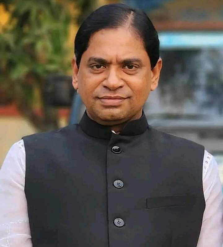 Xotin erining oldida sikishadi