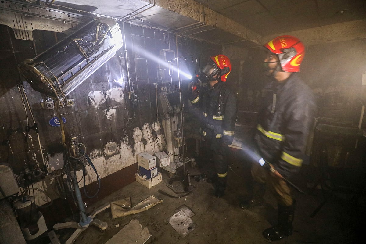 আগুনে পুড়ে গেছে আইসিইউ কক্ষের শীতাতপনিয়ন্ত্রণ যন্ত্র