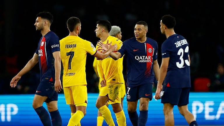 পিএসজির হারের পর বার্সার ফেরান তোরেসের সঙ্গে হাত মেলাচ্ছেন কিলিয়ান এমবাপ্পে