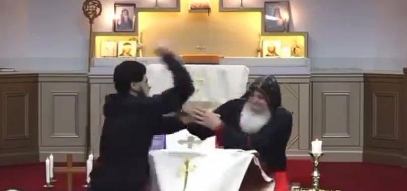 অস্ট্রেলিয়ার সিডনিতে গির্জার বিশপের ওপর হামলা চালানো হয়