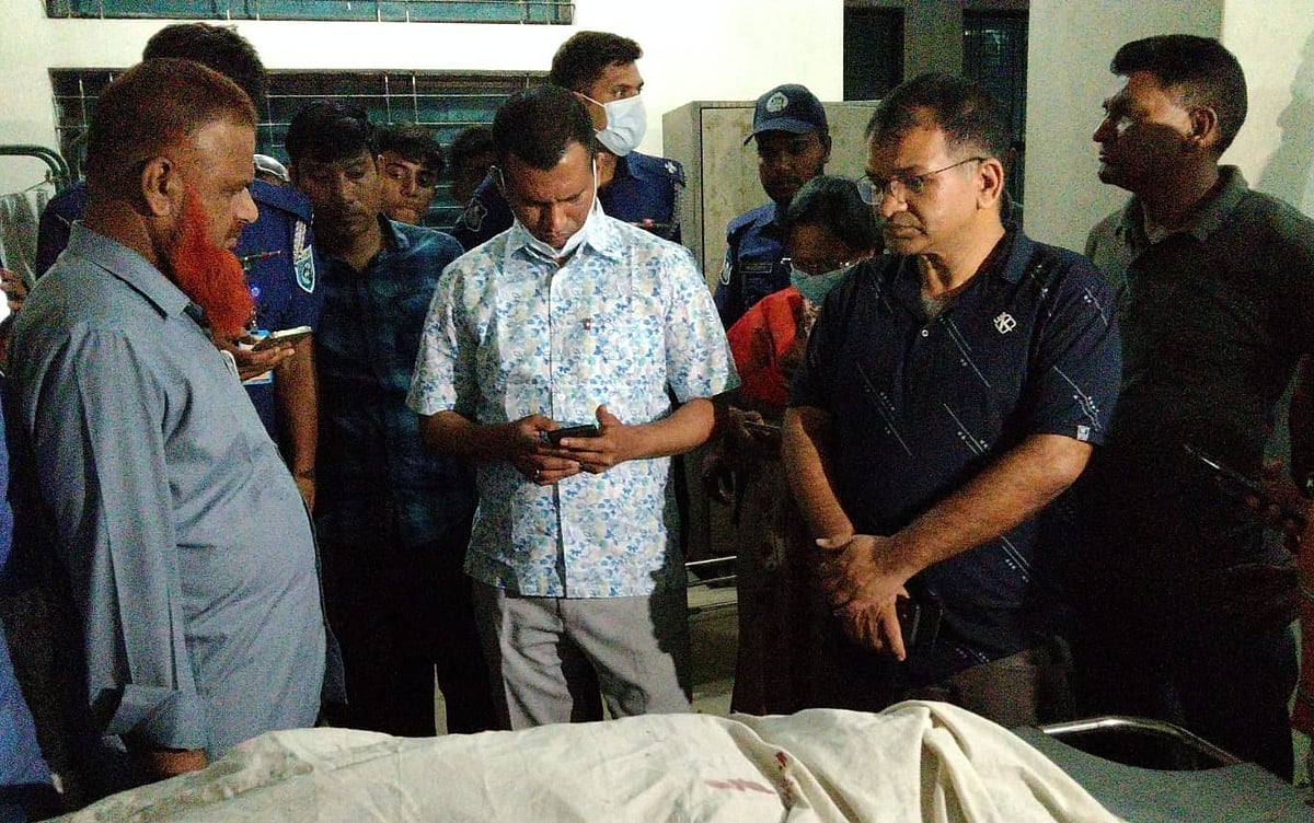 গুলিতে নিহত মোহাম্মদ আলীর লাশ দিনাজপুরের এম আব্দুর রহিম মেডিকেল কলেজ হাসপাতালে রয়েছে। আজ রোববার রাতে