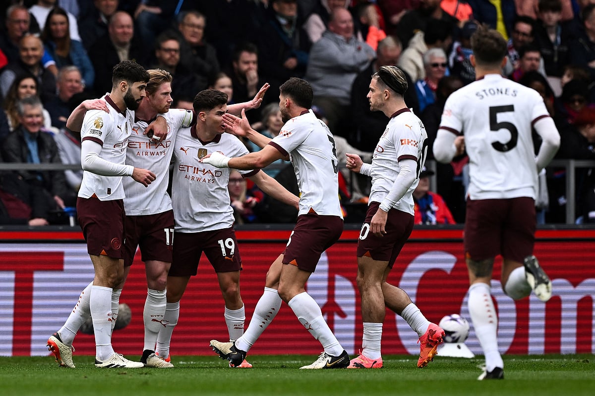 ক্রিস্টাল প্যালেসের বিপক্ষে গোলের পর ম্যানচেস্টার সিটির খেলোয়াড়দের উচ্ছ্বাস