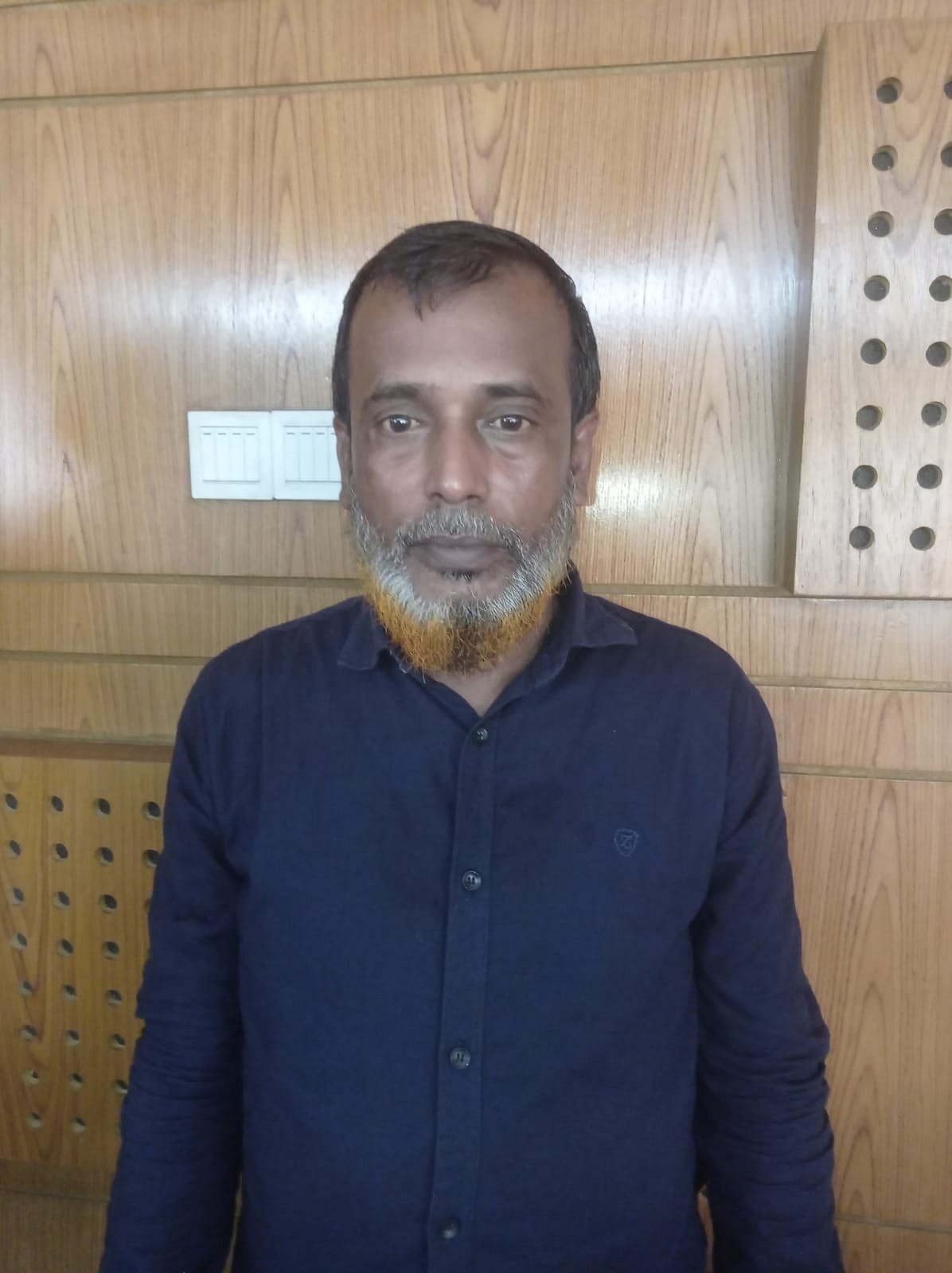 চুয়েটের শিক্ষার্থীদের চাপা দেওয়ার ঘটনায় গ্রেপ্তার বাস চালক মো. তাজুল ইসলাম। আজ দুপুরে চট্টগ্রামের জেলা পুলিশ সুপারের কার্যালয়ে।