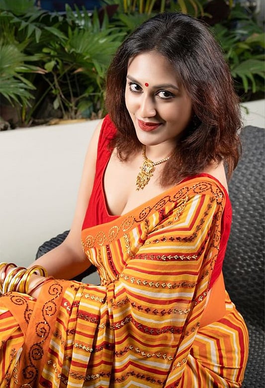 Porno filmlarda katta tanali ayollar