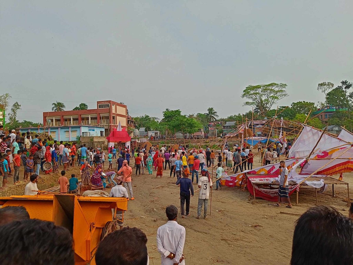 খাসজমি নিয়ে দ্বন্দ্বের জেরে সরাইলের পাকশিমুল ইউনিয়নে দুই দল গ্রামবাসীর সংঘর্ষ। আজ বৃহস্পতিবার সকালে উপজেলার পরমানন্দপুর গ্রামে
