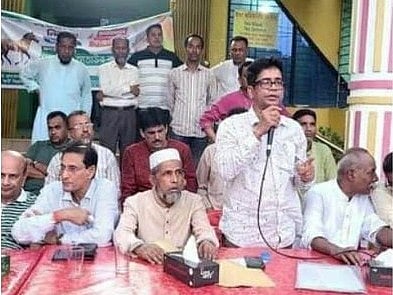 চট্টগ্রামের মিরসরাই উপজেলার বড়তাকিয়া বাজারের একটি কমিউনিটি সেন্টারে সোমবার উপজেলা পরিষদ নির্বাচনে চেয়ারম্যান প্রার্থী শেখ মোহাম্মদ আতাউর রহমানের পক্ষে কর্মীসভায় বক্তব্য দেন উপজেলা আওয়ামী লীগের সাধারণ সম্পাদক একেএম জাহাঙ্গীর ভূইয়া