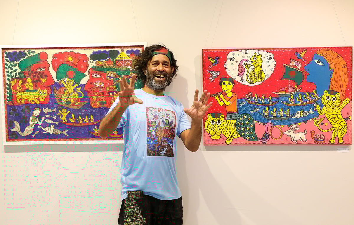 পটচিত্রে বাঘের ছবি এঁকে নাজির হোসেনের নামই হয়ে গেছে ‘টাইগার নাজির’