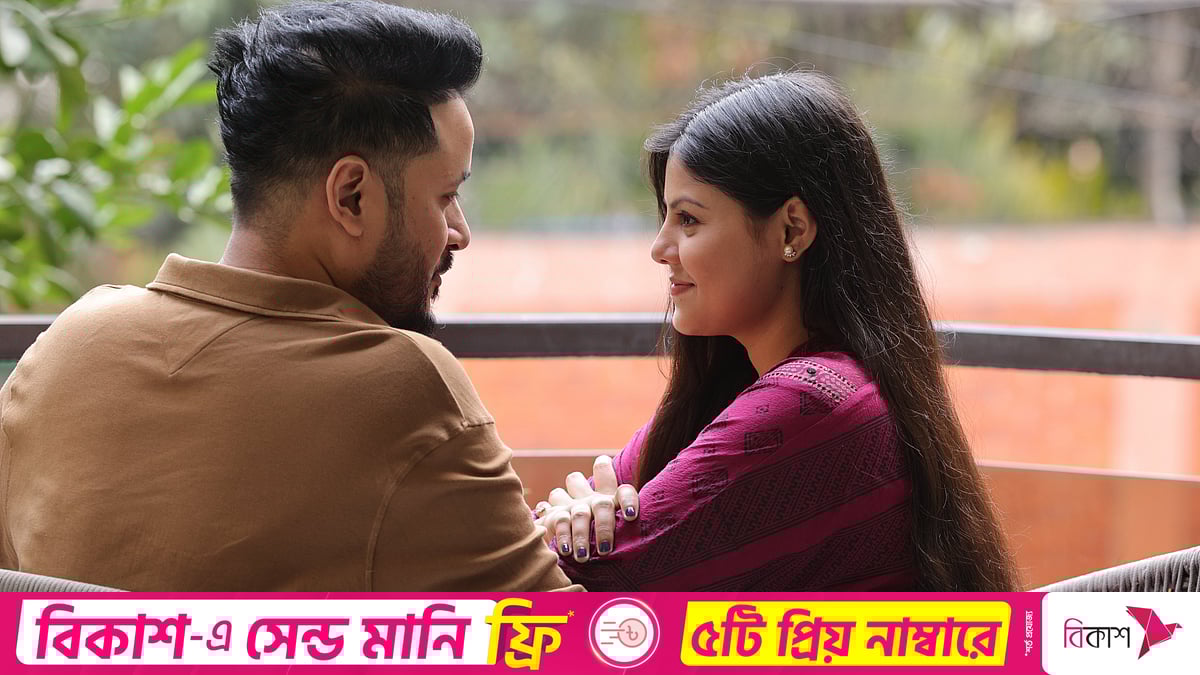 Anal fisting xotini fisting er Jizz bilan qoplangan fohishalar