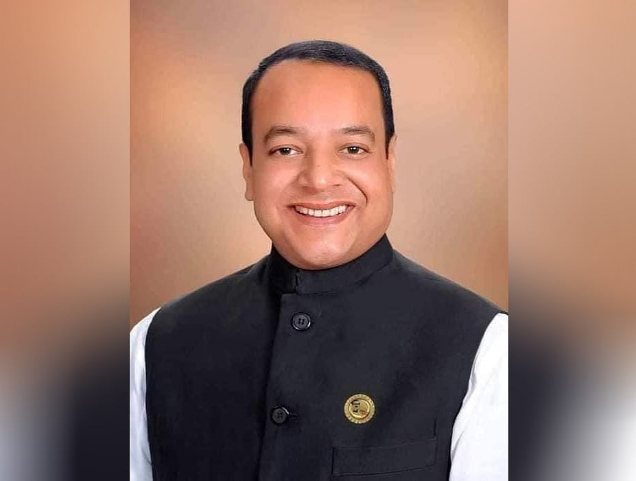 সিংড়া উপজেলা পরিষদ নির্বাচনে চেয়ারম্যান প্রার্থী লুৎফুল হাবীব