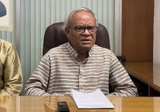 আজ সংবাদ সম্মেলনে বক্তব্য দেন বিএনপির জ্যেষ্ঠ যুগ্ম মহাসচিব রুহুল কবির রিজভী
