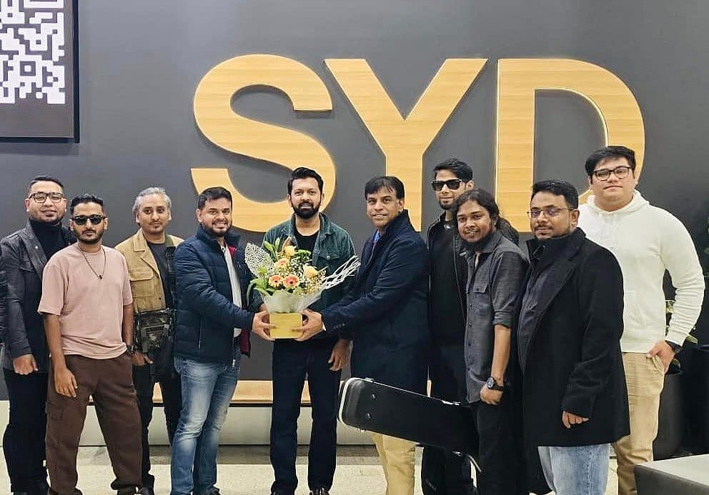 গত বুধবার সিডনির স্থানীয় সময় রাতে সিডনি পৌঁছান তাহসান ও তাঁর ব্যান্ড দলের সদস্যরা