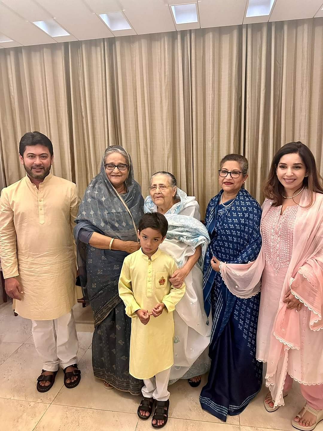 নিক্সন চৌধুরীর বাসায় গিয়েছিলেন প্রধানমন্ত্রী শেখ হাসিনা ও তাঁর ছোট বোন শেখ রেহানা