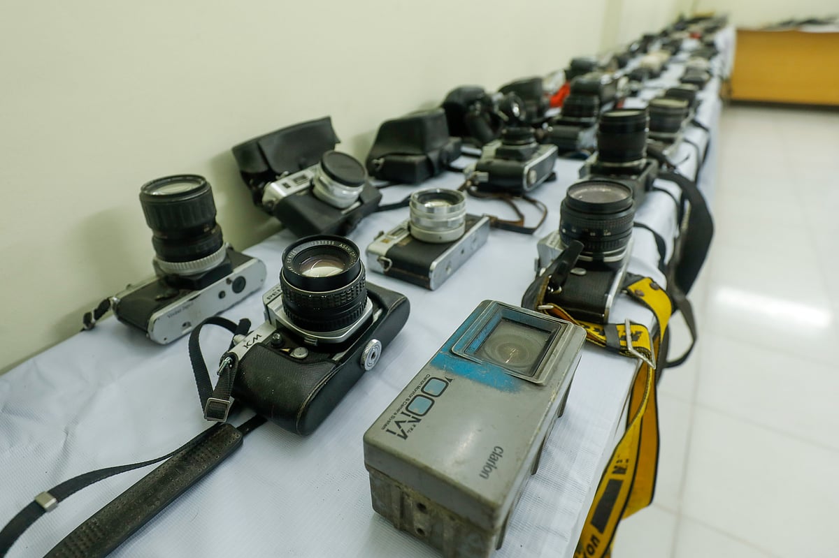 খুলনা নগরের সোনাডাঙ্গা আবাসিক এলাকায় এনজিও ফোরামের কার্যালয়ে এই প্রদর্শনীর আয়োজন করা হয়