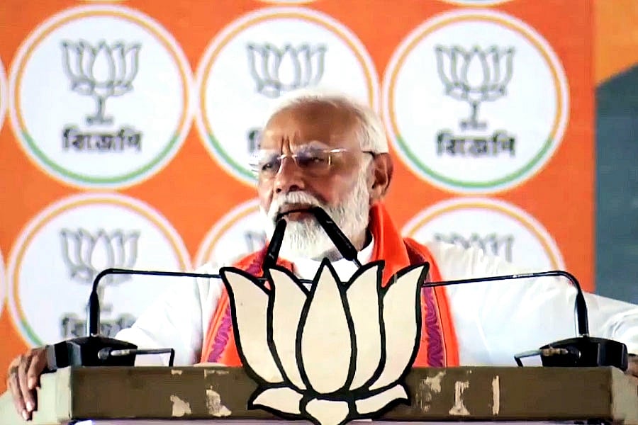 পশ্চিমবঙ্গের অশোকানগরে জনসভায় বক্তৃতা করছেন নরেন্দ্র মোদি। আজ ২৮ মে