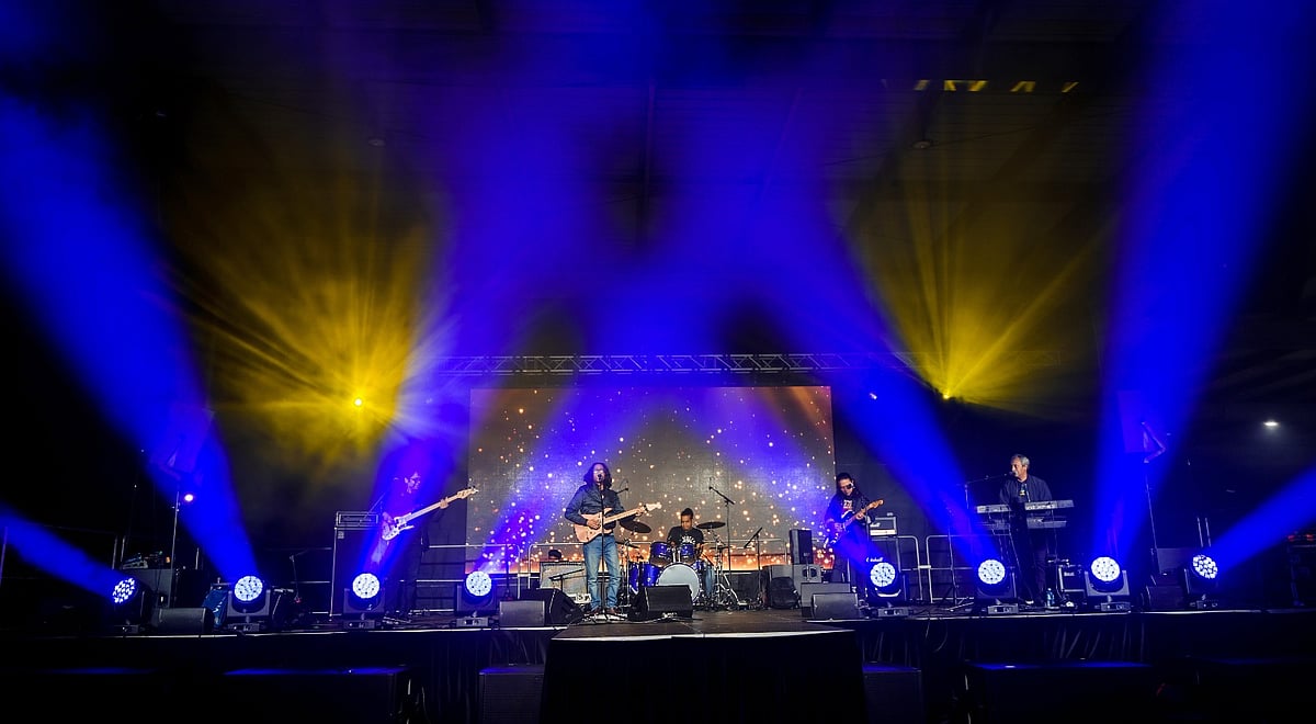 রোববার সিডনিতে অনুষ্ঠিত বৈশাখী মেলায় আমন্ত্রিত হয়ে ভক্ত–শ্রোতাদের লাইভ কনসার্ট উপহার দেয় ‘দলছুট’