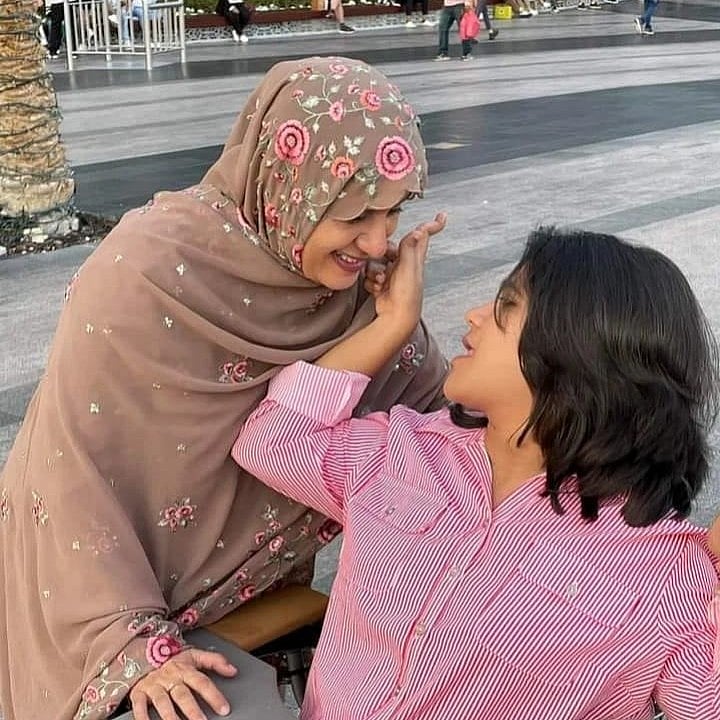 মা মারুফা হোসেনের সঙ্গে আফিয়া কবীর আনিলা