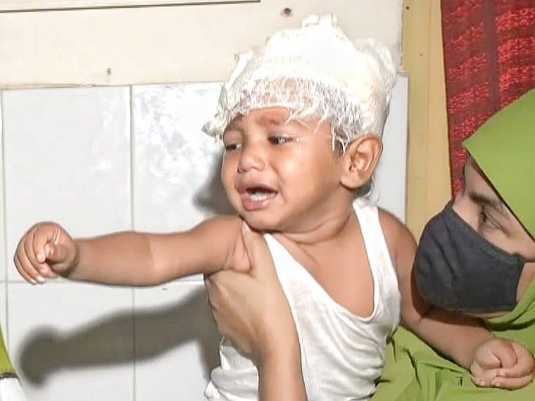 সড়ক দুর্ঘটনায় মায়ের মৃত্যুর পর হাসপাতালে চিকিৎসাধীন দেড় বছরের শিশু জায়েদ হাসানকে দত্তক দেওয়া সিদ্ধান্ত হয়েছে