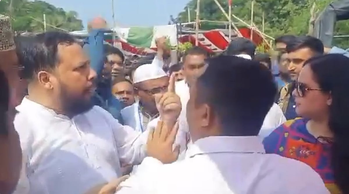 নির্বাহী ম্যাজিস্ট্রেটের সামনে চেয়ারম্যান পদপ্রার্থী জামিল হাসান। আজ মঙ্গলবার দুপুরে গাজীপুরের শ্রীপুরের নগরহাওলা গ্রামে