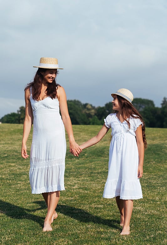 Alla Grishkova jinsiy aloqa Rita va Alina ojiz Lelikka tashrif buyurishadi (porno)