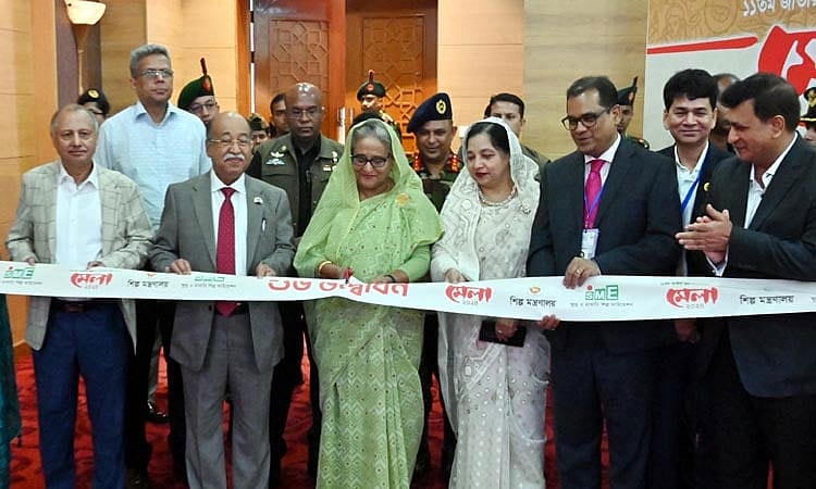 রাজধানীর আগারগাঁওয়ে বঙ্গবন্ধু আন্তর্জাতিক সম্মেলন কেন্দ্রে (বিআইসিসি) মেলার উদ্বোধন করেন প্রধানমন্ত্রী শেখ হাসিনা